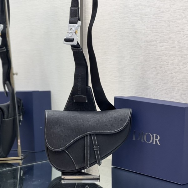 Dior 스트랩 버클 백