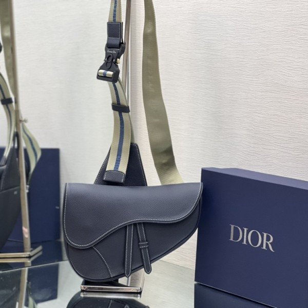 Dior 스트랩 버클 백